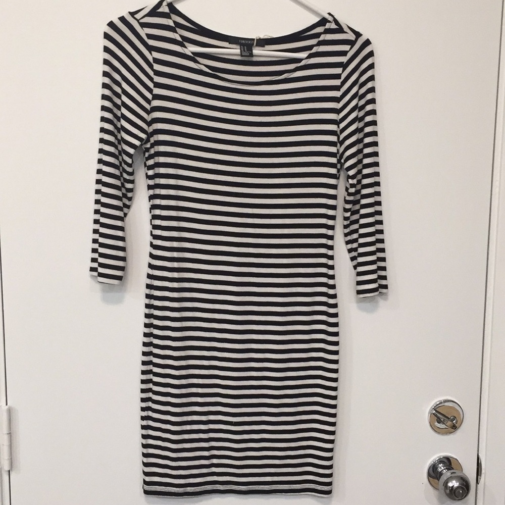 Forever 21 dress size M